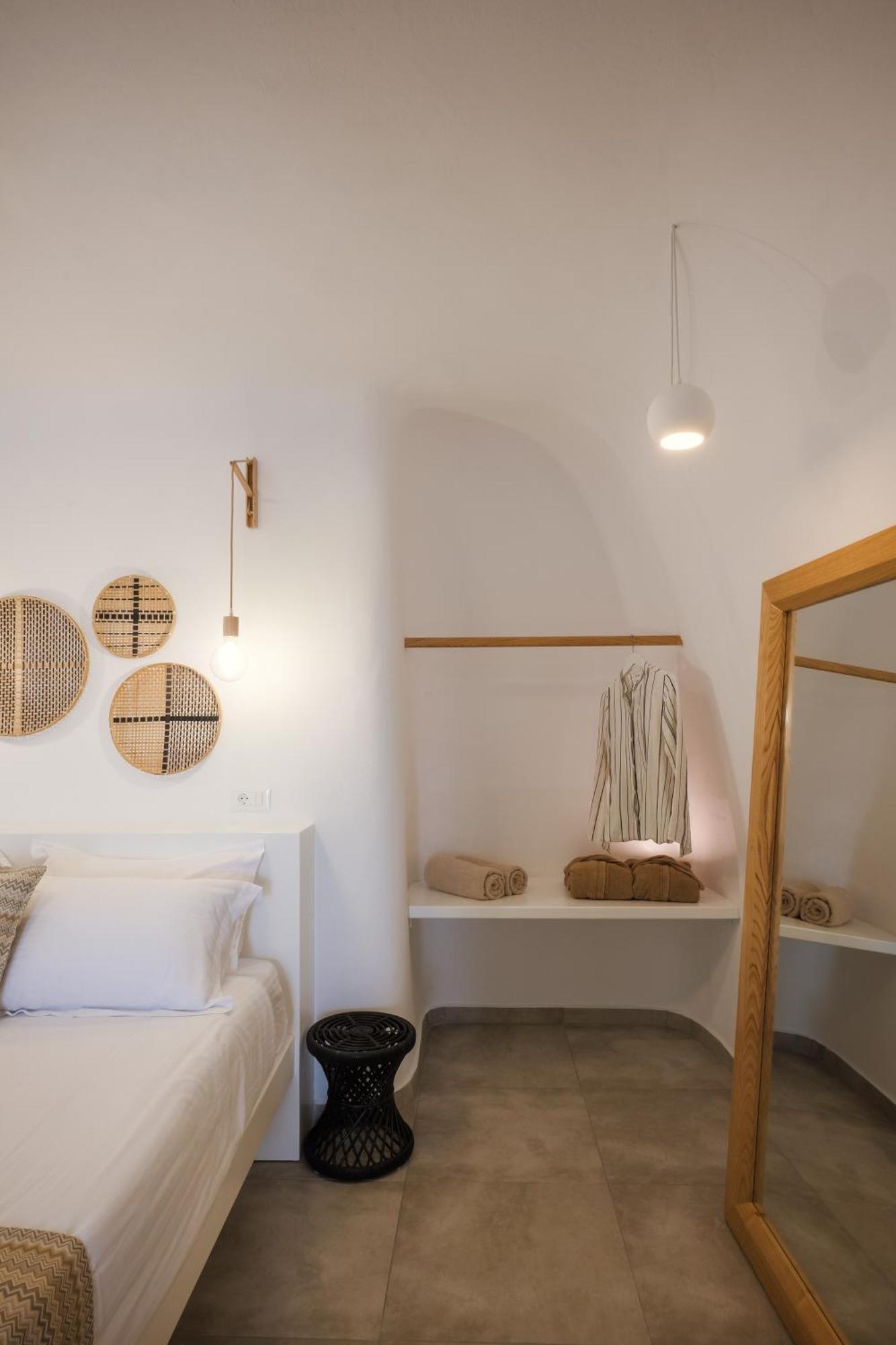 Valery Suites Fira  Luaran gambar