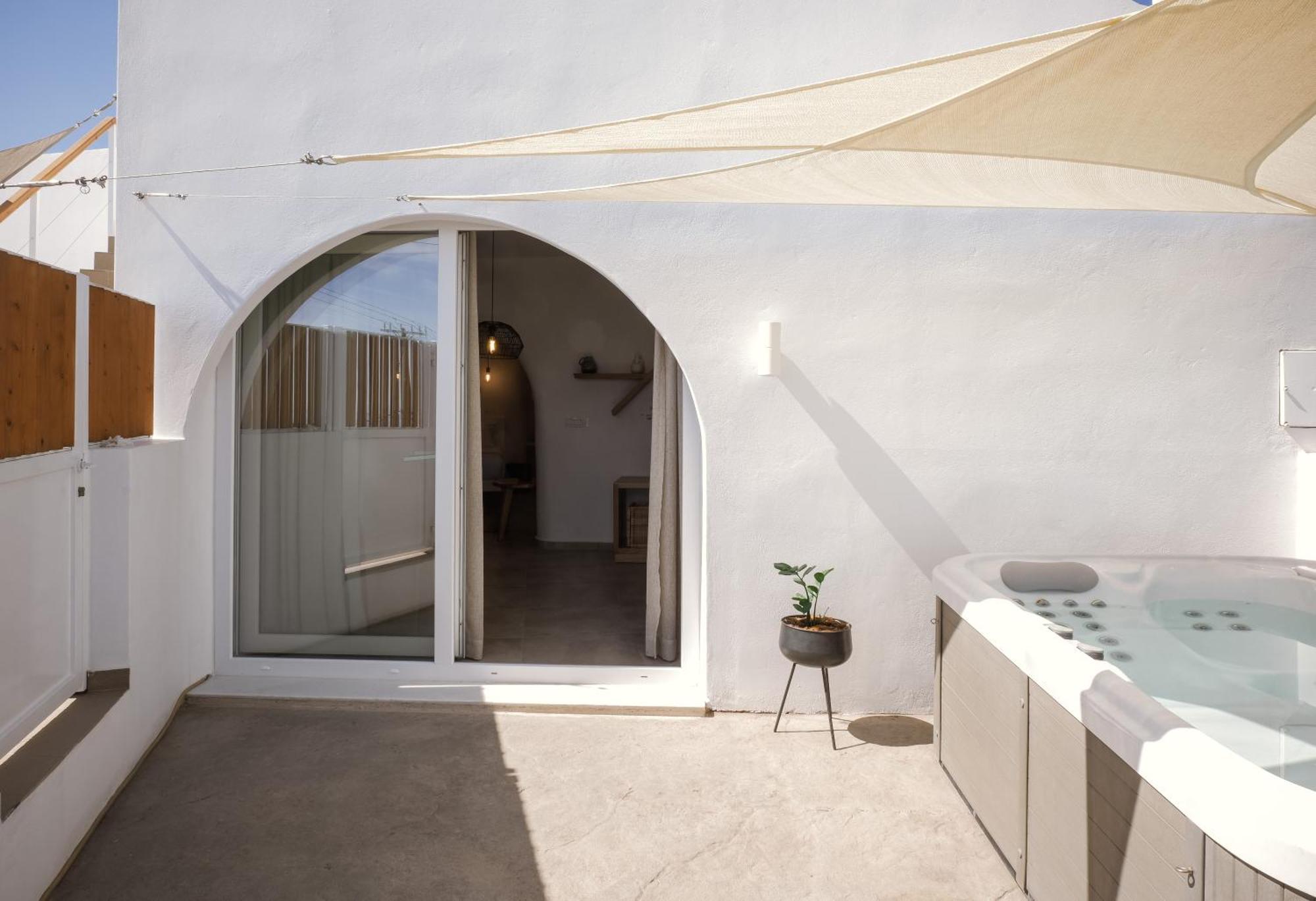 Valery Suites Fira  Luaran gambar